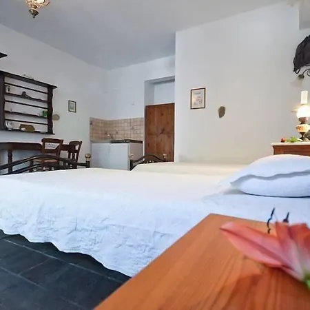 Naxos Filoxenia Апарт-отель Галини