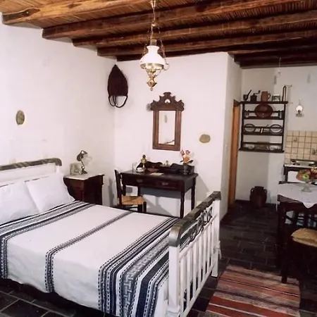 Naxos Filoxenia 3*